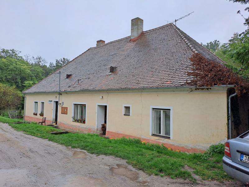 Prodej — Prodej stavby v k.ú. Jaroslavice S 327/08