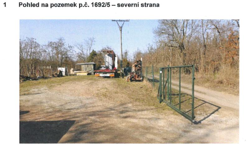 Prodej — Pozemek p.č. 1692/5 k.ú. Charvátská Nová Ves