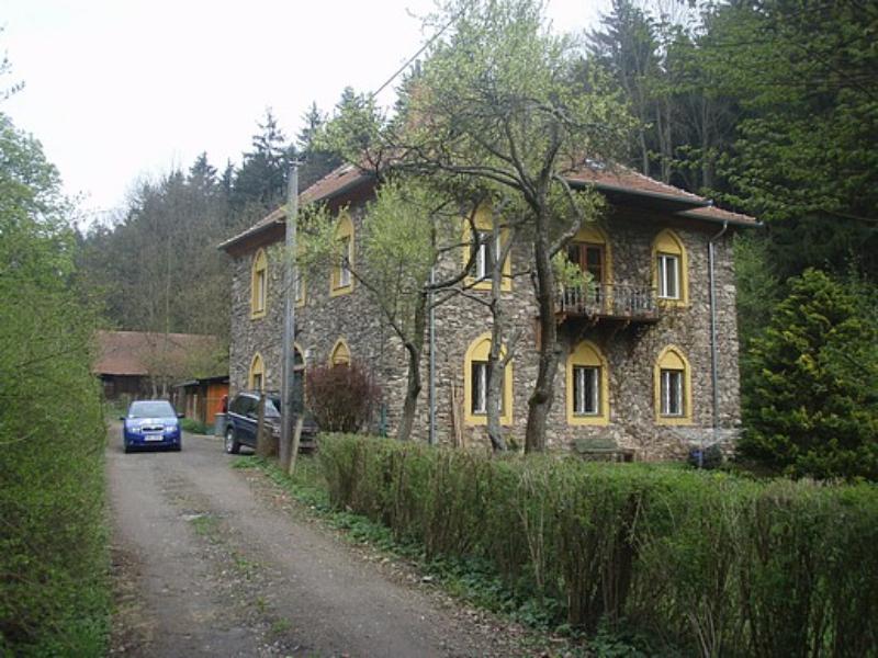 Prodej — S 19/26 Budovy Kuničky č.p. 42